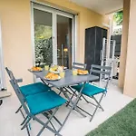Апартаменты Parking Securise -climatise-piscine-terrasse-am *
