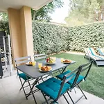 Апартаменты Parking Securise -climatise-piscine-terrasse-am *