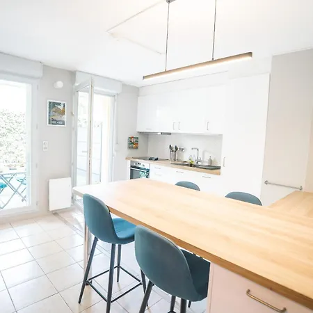 Parking Securise -climatise-piscine-terrasse-am アパート