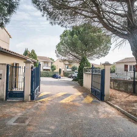 Parking Securise -climatise-piscine-terrasse-am قرقشونه