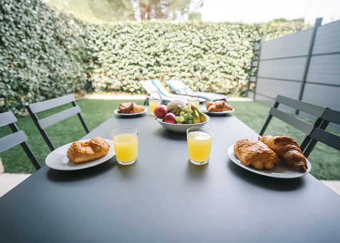 Parking Securise -climatise-piscine-terrasse-am *
