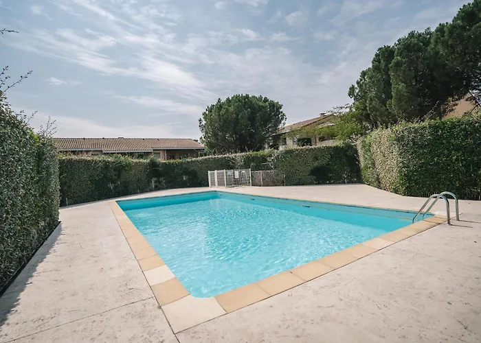 Parking Securise -climatise-piscine-terrasse-am